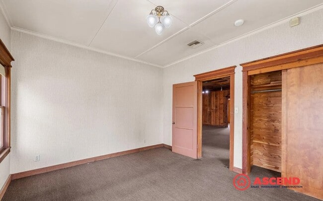 Building Photo - 400 E Belle Terrace