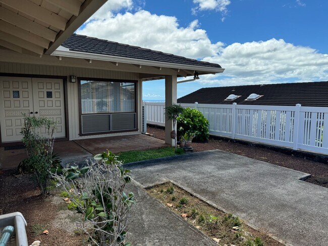 Building Photo - Newtown Estates, 3 bdrm, 2 bath, 2 car enc...