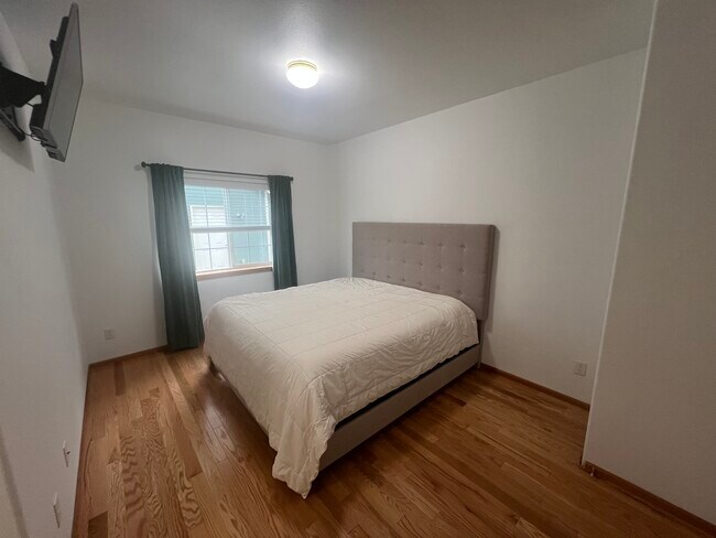 Building Photo - 4659 Bedford Ave