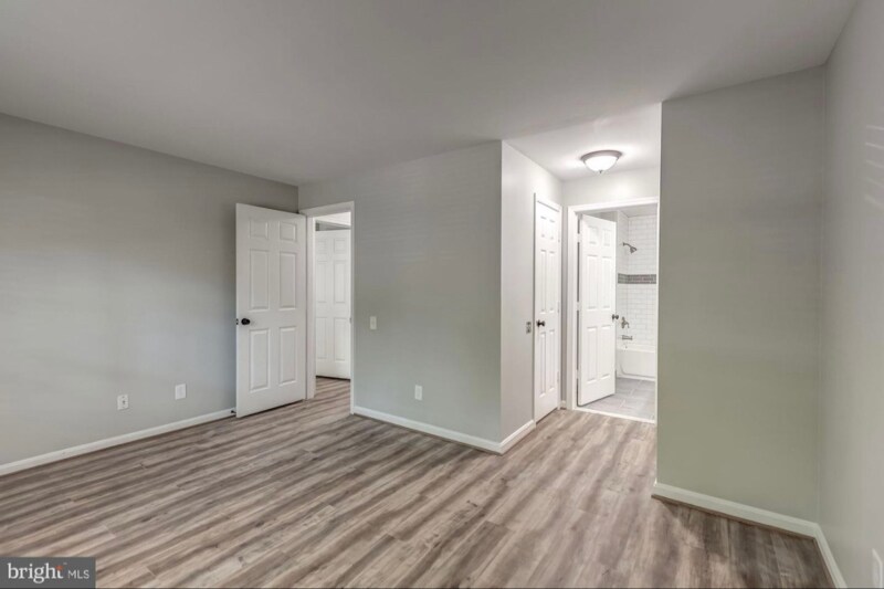 Building Photo - 12020 Golf Ridge Ct