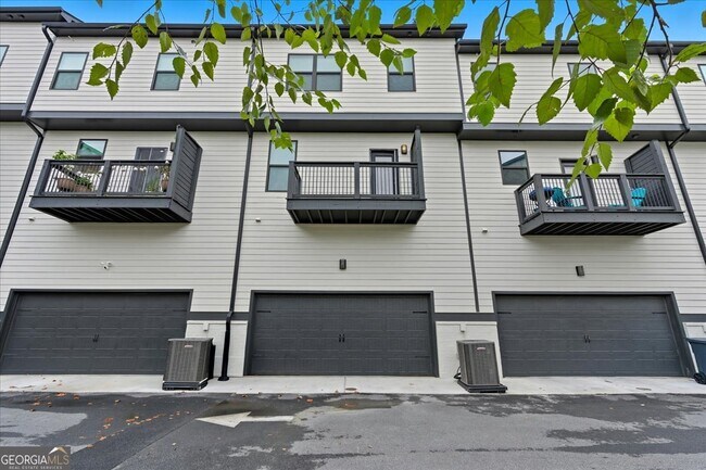 Building Photo - 2030 Main St NW