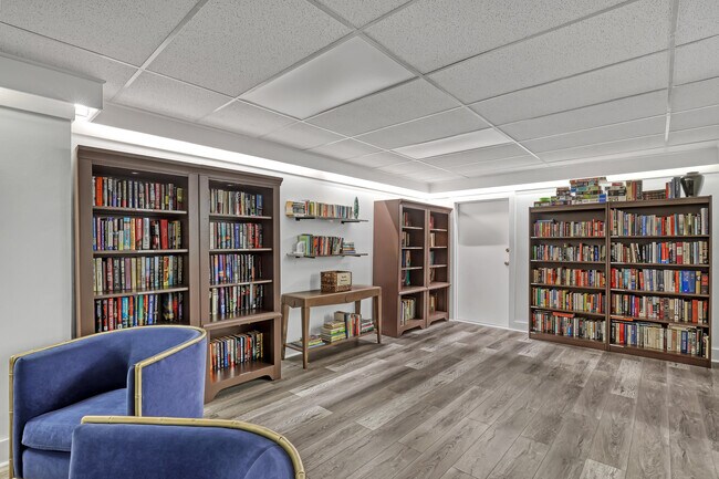 Building Photo - 3546 S Ocean Blvd