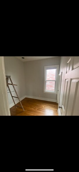 Building Photo - 2725 N Bremen St