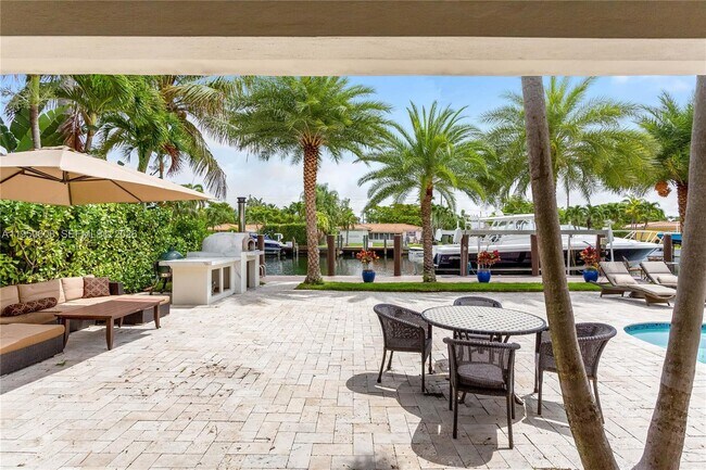 Building Photo - 12515 Palm Rd