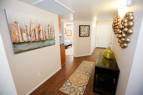 Building Photo - 7 W Mohawk Dr