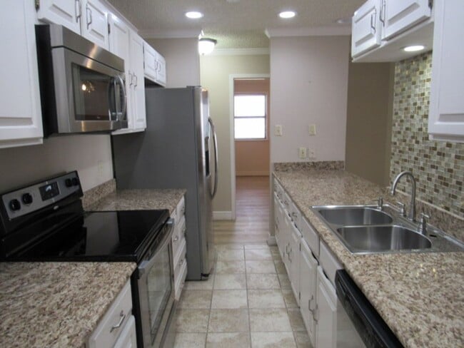 Building Photo - 1400 Ocean Dr