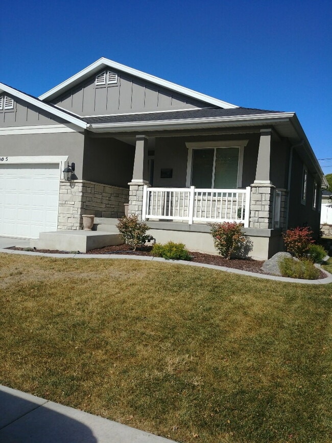Building Photo - Charming East Provo Home with Scenic Views...