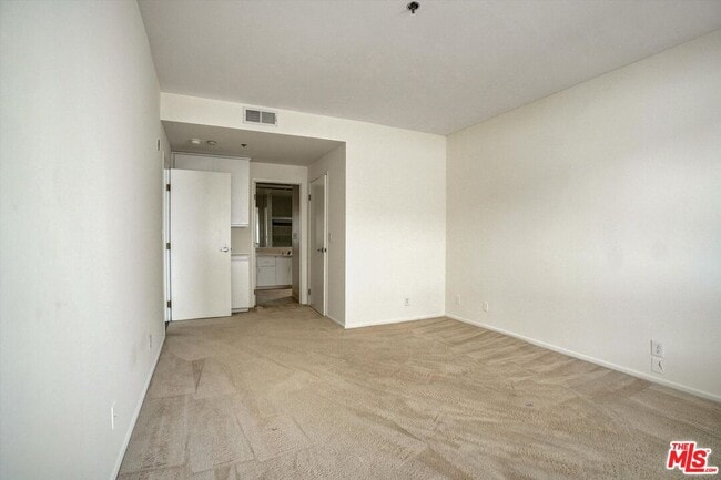 Building Photo - 10600 Wilshire Blvd