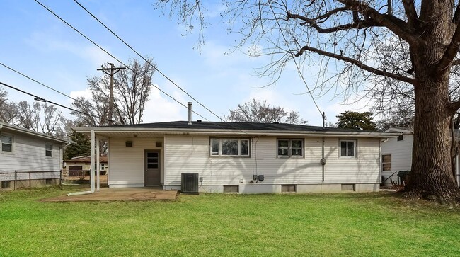 Building Photo - 1270 Del Rey Dr
