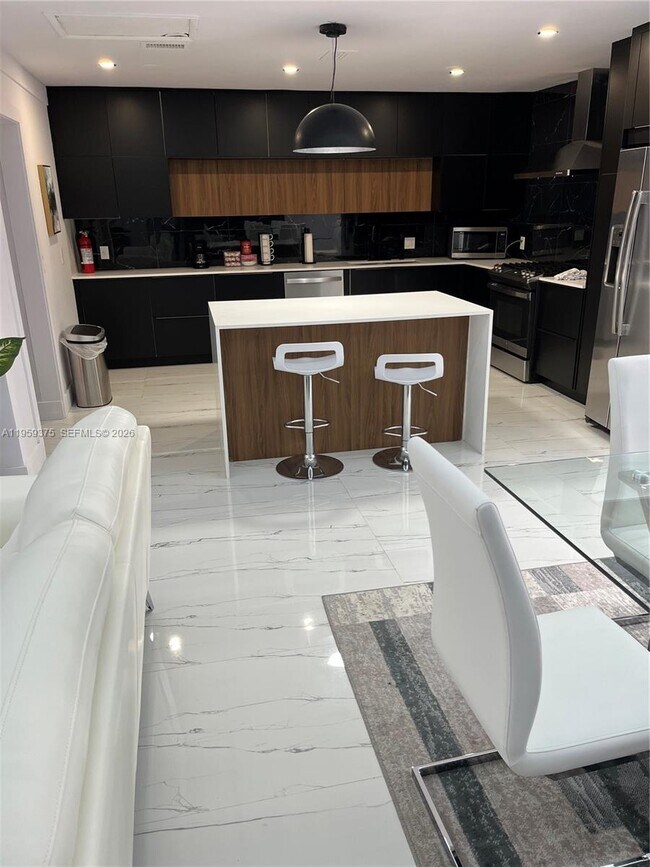 Building Photo - 39 SE 7th St