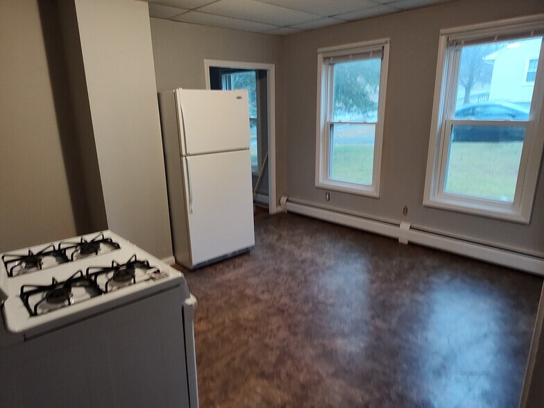 Building Photo - 59 Old River Rd