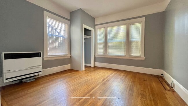 Building Photo - Charming Duplex Lower Unit – 2bd 1ba Nestl...