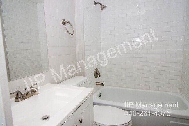 Building Photo - 9903 Sladden Ave