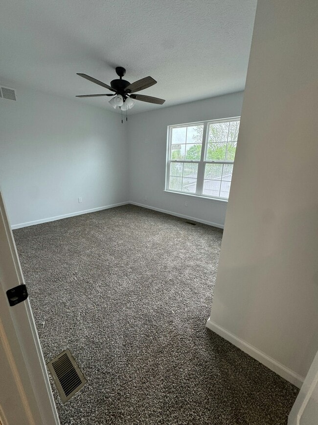 Building Photo - 219 Cambria St