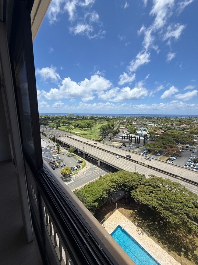 Building Photo - 4300 Waialae Ave