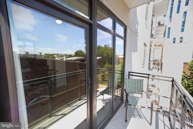 Building Photo - 301 H St NE