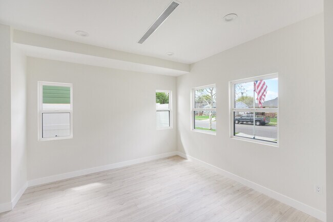 Building Photo - 1236 N Reese Pl