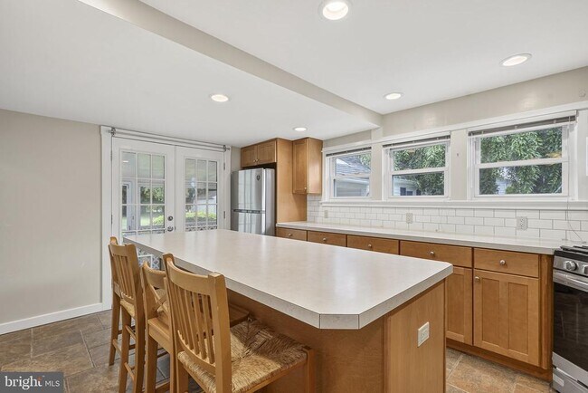 Building Photo - 432 Plainsboro Rd