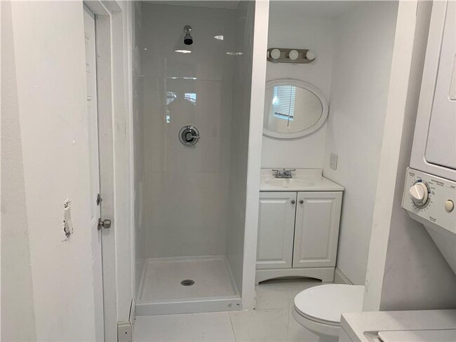 Building Photo - 1642 NW 14th St