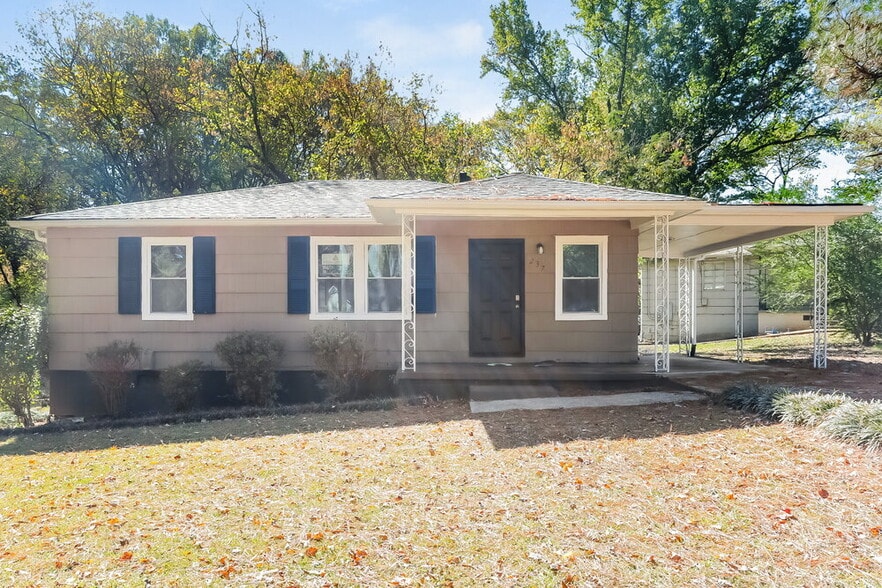 Primary Photo - 237 Garden Ln