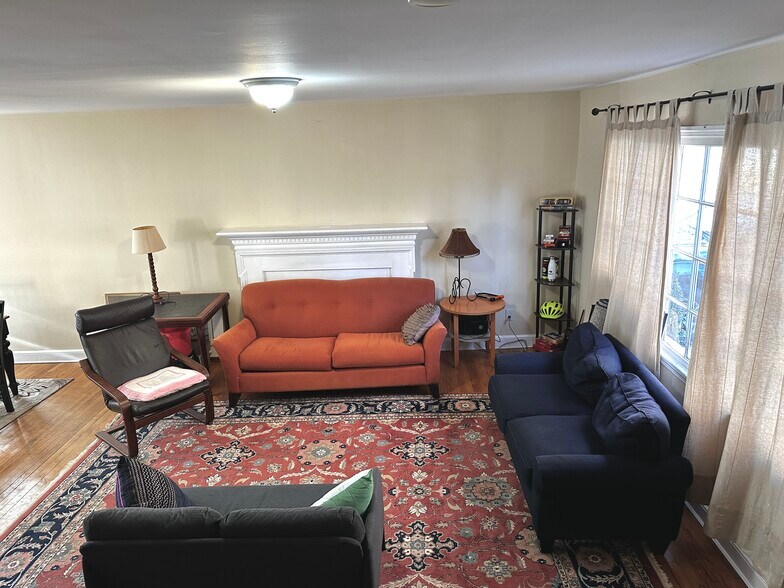 Building Photo - 5406 Shoemaker Farm Ln