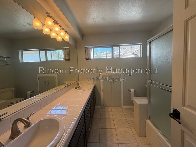 Building Photo - 325 Blue Dolphin Dr