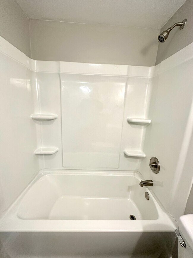 Building Photo - 4408 Lesher Dr