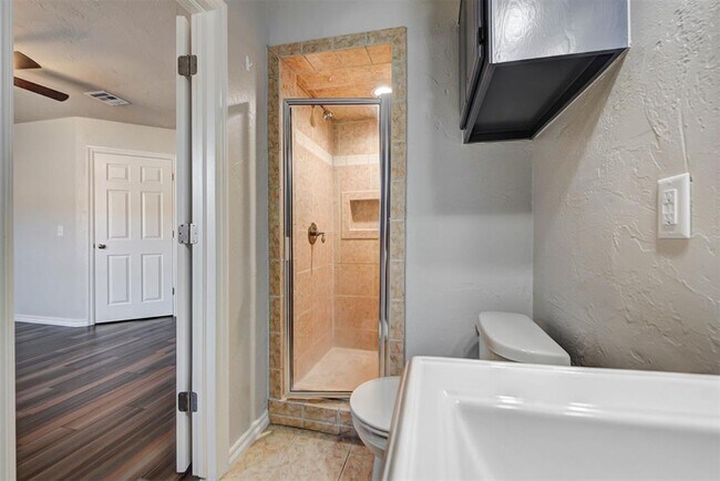 Building Photo - 1011 W Gemini Rd