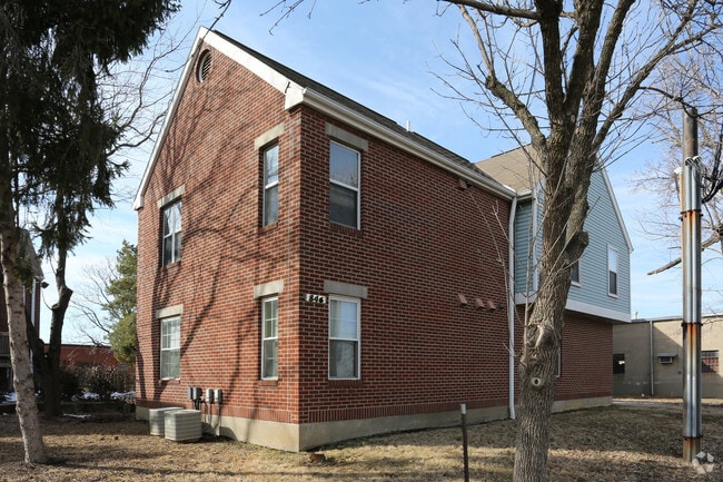 Building Photo - 842-846 W 6th St