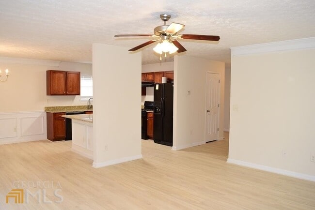 Building Photo - 43 Churchill Park Dr