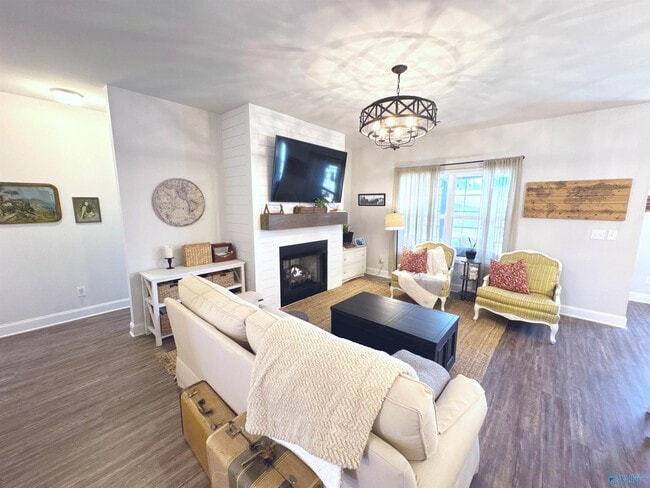 Building Photo - 12767 Tallulah Dr