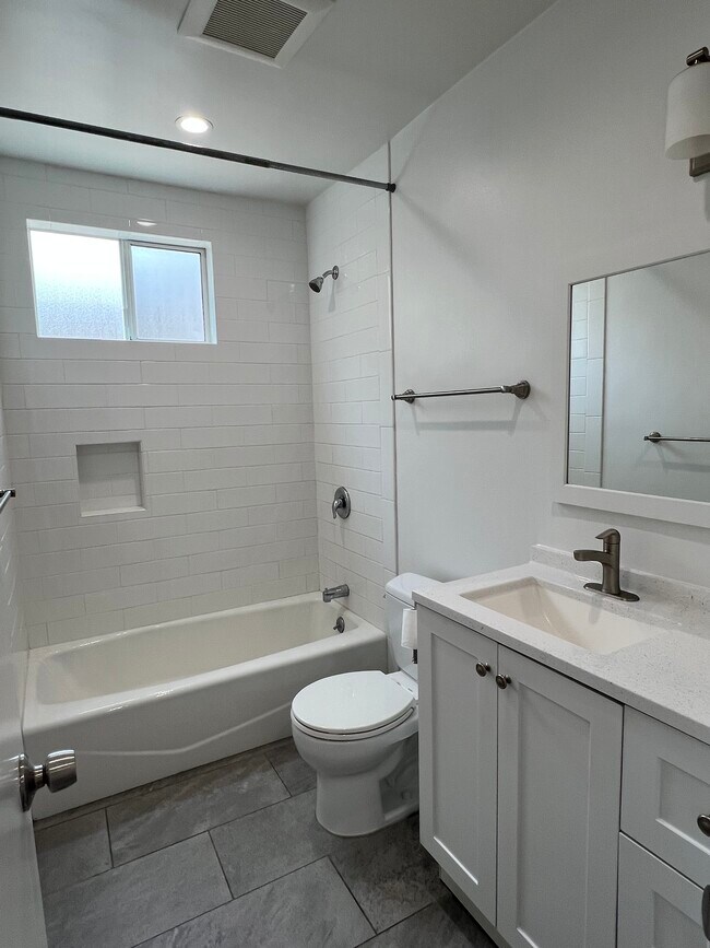 Bathroom - 319 Mariposa Ave