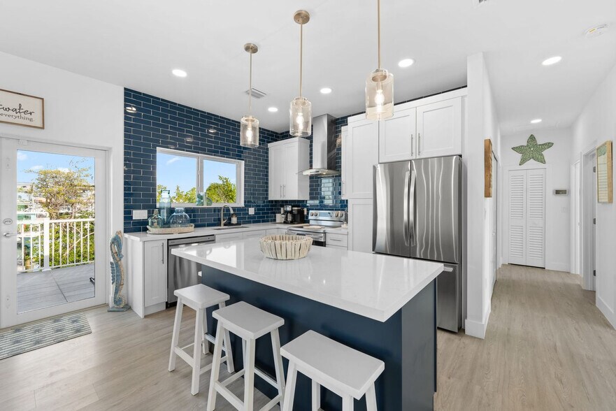 Building Photo - 231 Pescayo Ave