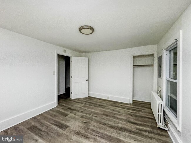 Building Photo - 314 N 2nd St