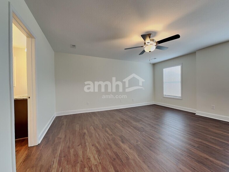 Building Photo - 1812 Mahogany Wood Trail