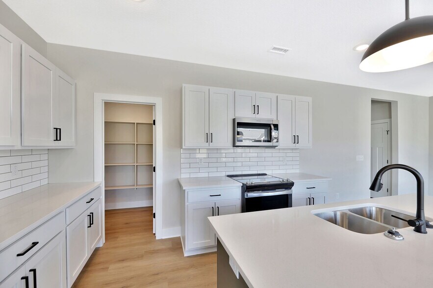 Building Photo - 2265 N 159th Ct E