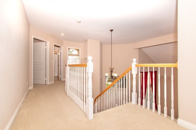 Building Photo - Elegant 4 Bed / 3 Bath House in Twin Oaks Valley Ranch/ San Marcos!