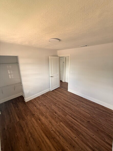 Building Photo - 17855 SW 105th Ave