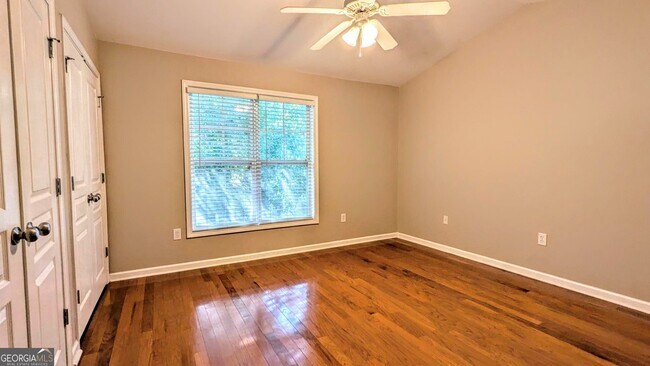Building Photo - 660 Barnett Shoals Rd