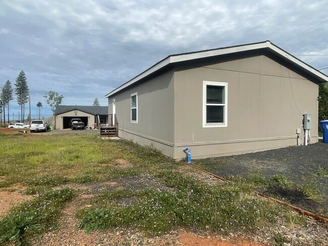 Building Photo - 3bed 2bath + bonus room, natural landscaping, Split Floor Plan Lower Magalia Paradise Pines