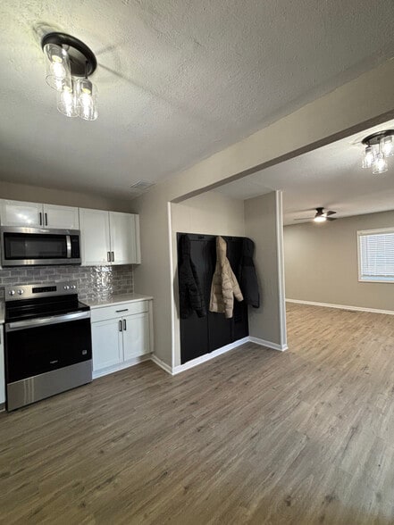 Building Photo - 501 NE 67th St