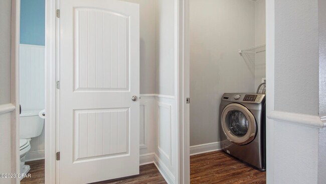 Building Photo - 310 Confidence Wy