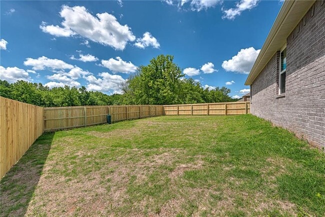 Building Photo - 55 Watson Ln