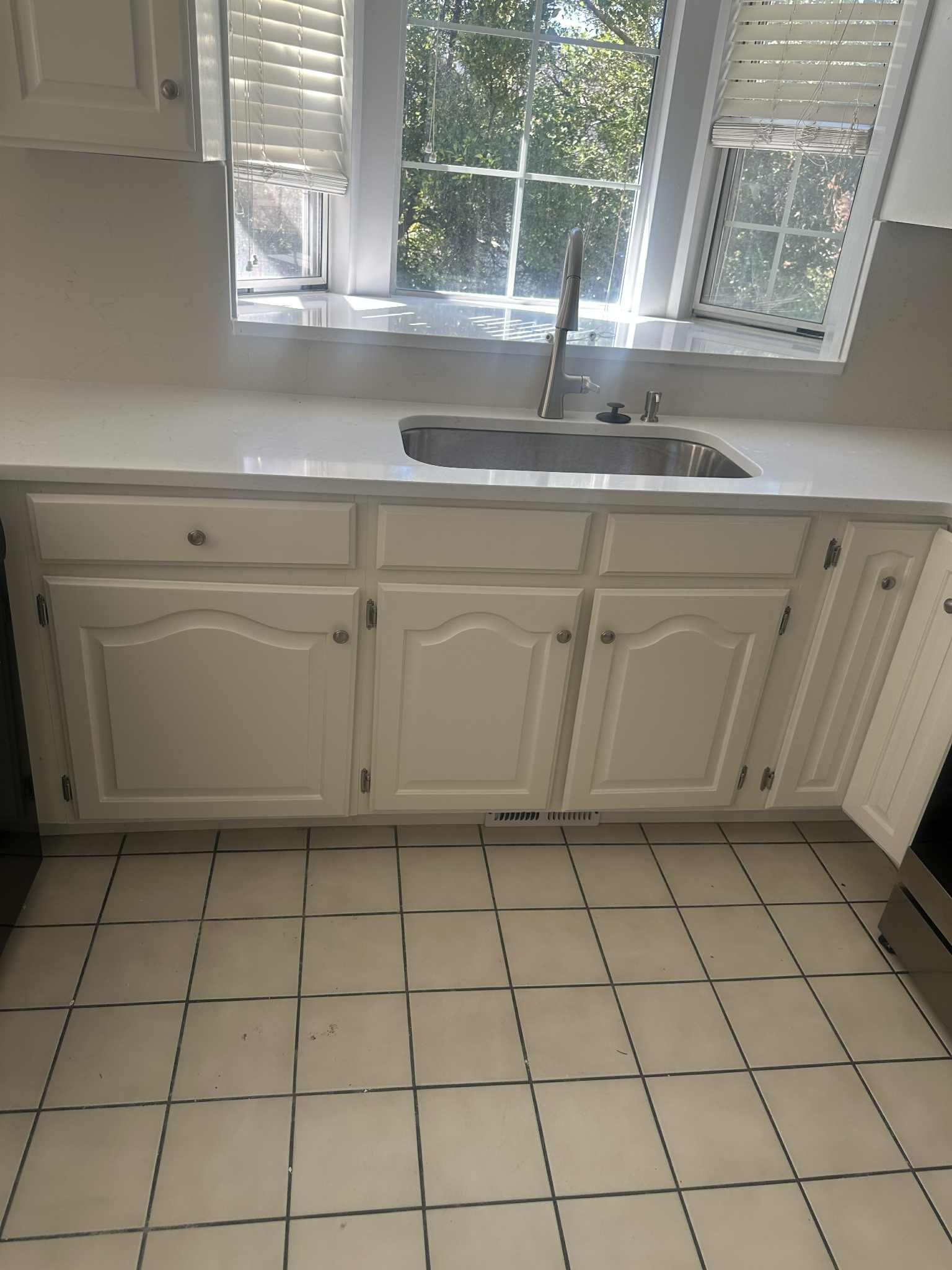 Updated kitchen - 9228 S Stone Point Pl