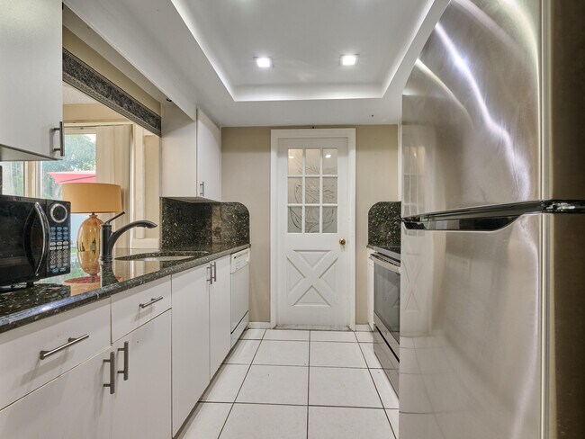 Building Photo - 519 SW 18th St