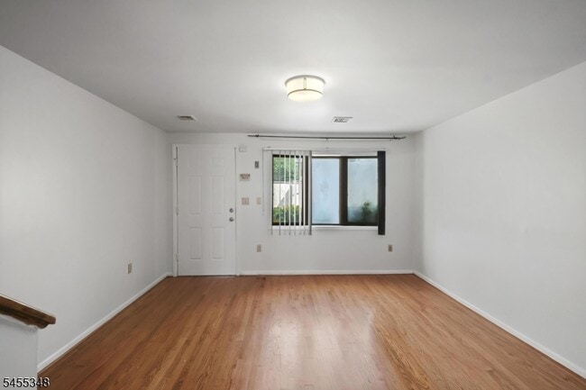 Building Photo - 626 Chancellor Ave