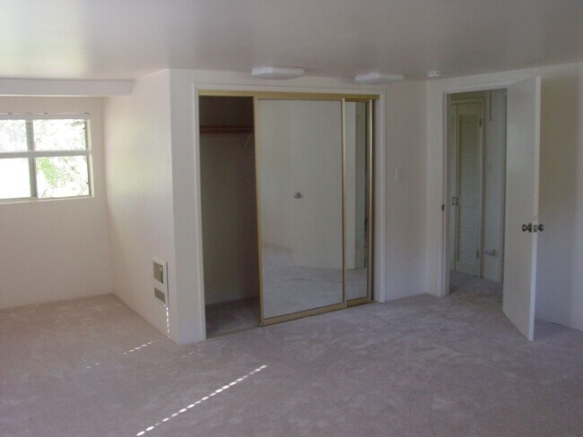 Building Photo - 3308 Tuk a Wile Dr