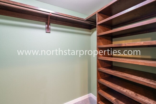 Building Photo - Garden Home Charmer