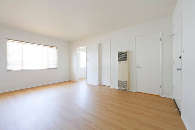 Studio Living Room - Brent Manor