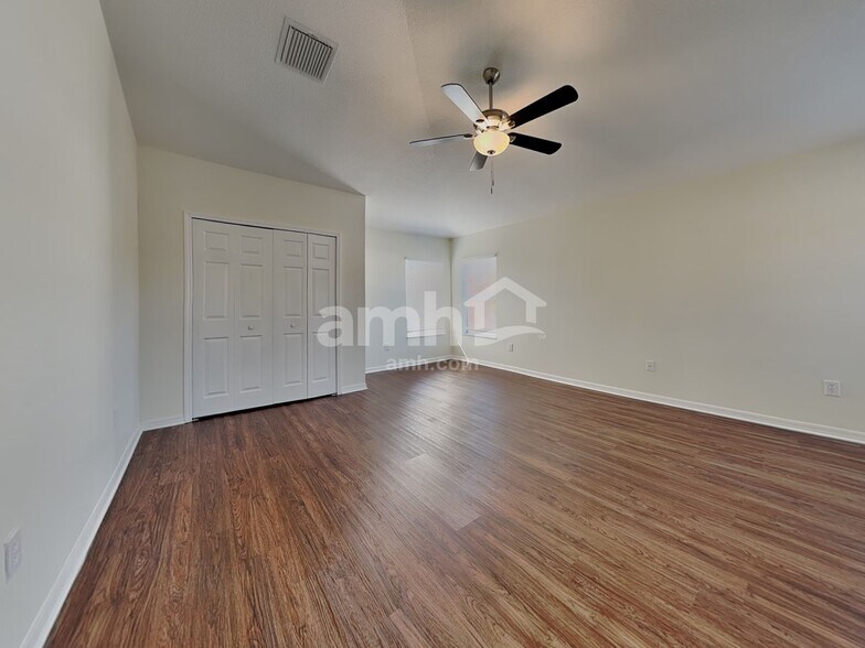 Building Photo - 9848 Edmonton Dr